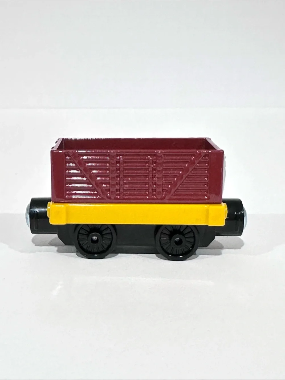 Thomas & Friends Take-n-Play Diecast Troublesome Truck with Hay Bale